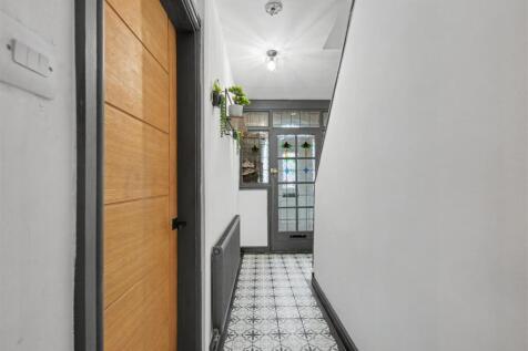Entrance Hall_1.jpeg