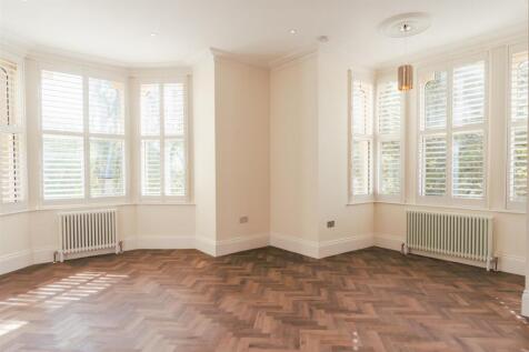 Living/Dining Area