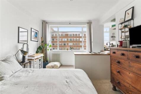 Balham High Road, London, SW17 photo 3