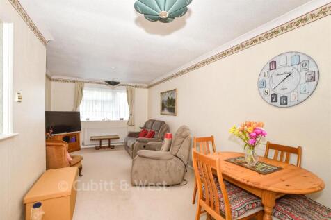 Lounge/ Dining Room
