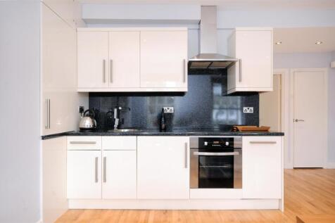 Kitchen 2.jpg