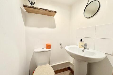 Upstairs Cloakroom
