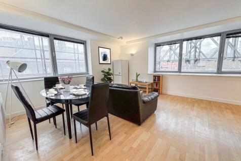 Kitchen / Living Room