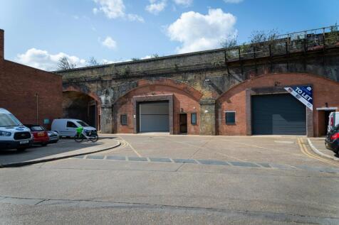 Bermondsey Arches  May 231.jpg