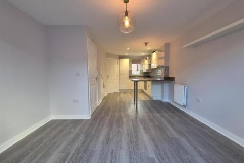 Kitchen / Living Area