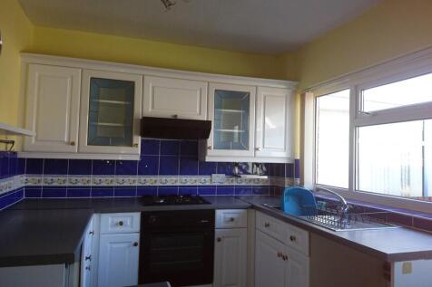 Godwin Crescent, Shavington photo 4