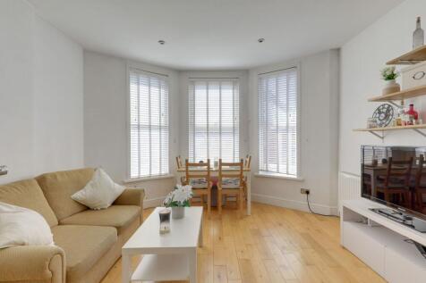Open Plan Lounge &amp; Kitchen