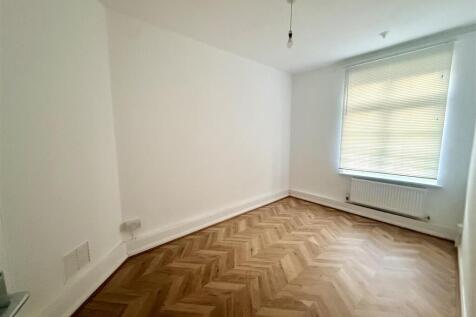 Ballamore Road, Bromley photo 4