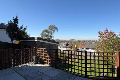 Sunny terrace with stunning city views...
