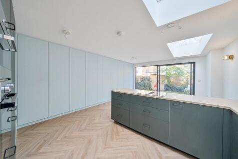 1376205-7-6909e32...