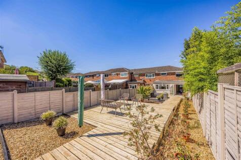 5 Firs Avenue Cowplain, Waterlooville-Small-Portic