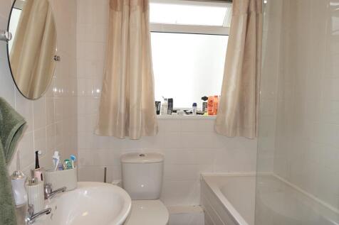 Top Floor Flat Bathroom