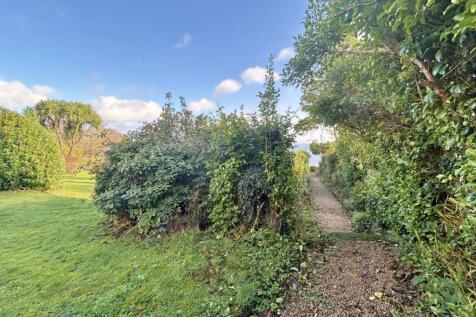 Front garden and steps to Middle Car park