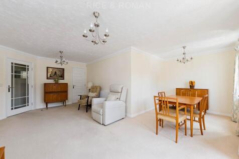 Headley Lodge, Ashtead photo 4
