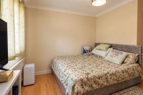Walsingham Close, Hatfield, AL10 photo 5