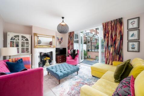 Ratcliffe House 7...