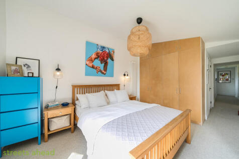 9e679e3b-8a34-4eb...