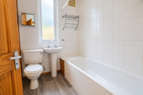 Bathroom 123b.png