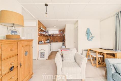 Lounge Area (Open Plan)