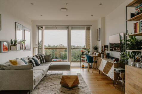 306030 - Sandon Court_High Res-1.jpg