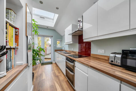 1376303-11-690b30...