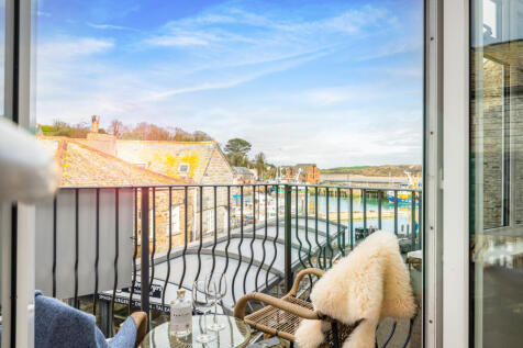 1 &amp; 2 Strand House