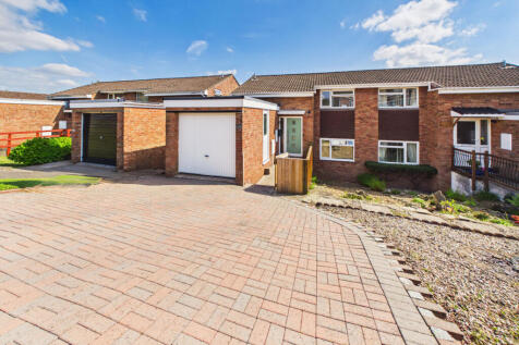 Beautifully Presented Three Bedroom Home!