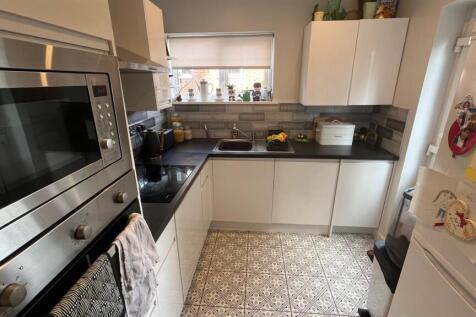 Highwood Avenue, Moortown, Leeds photo 3