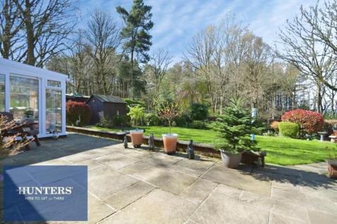 REAR GARDEN 01.jpg
