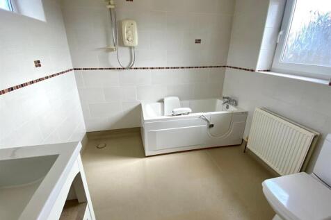 ensuite bathroom-wet room.jpg