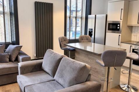4-bed flat on Heaton Road, Heaton, Newcastle upon Tyne, £2,461/mo