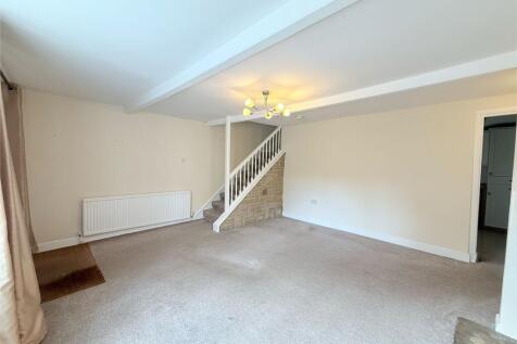 Lowerhouses Lane, Huddersfield, HD5 photo 3