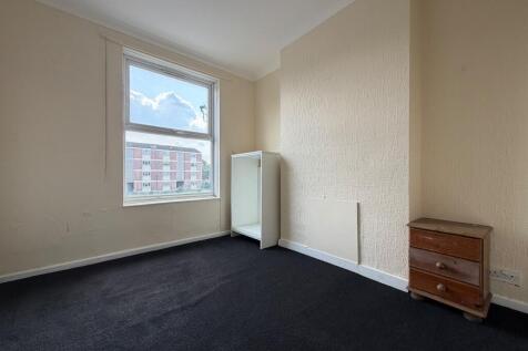 Uxbridge Road, Hayes, Hillingdon photo 4