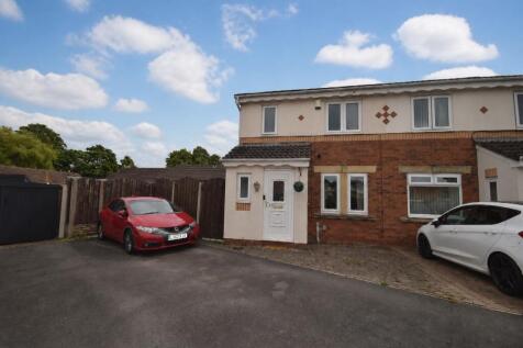 3 bed semi-detached house to rent Walkmill Cresce
