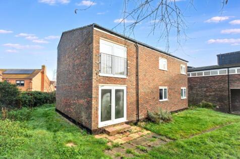 Flat 23 Warren Bank, Simpson, Milton Keynes MK6 3AQ