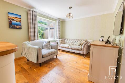 KITCHEN DINING FAMILY ROOM