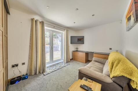 Office - Bed 4 with doors.jpg