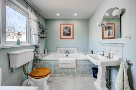 Wellfield Court, Marshfield, HernCrabtree (48).jpg