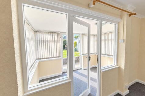 2 Bedroom Bungalow  - Orston Drive, Nottingham photo 4