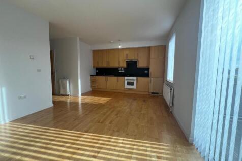Livingroom:kitchen .jpg