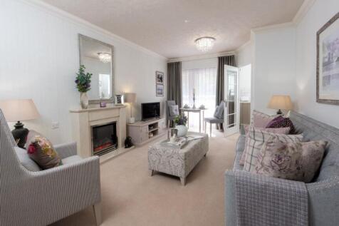 Langton Lodge, Staines-Upon-Thames, Surrey photo 3
