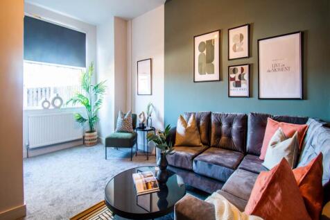 2 Highfield Crescent