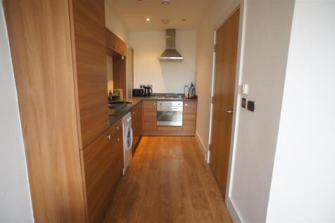 Barton Court, Central Way, Warrington photo 5