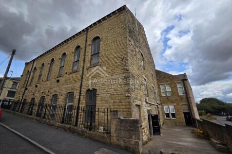 Commercial Property to rent Image 3