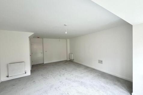 Whitehouse, MK8 photo 4