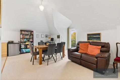 Flat 14, Eva Court MV-4.jpg