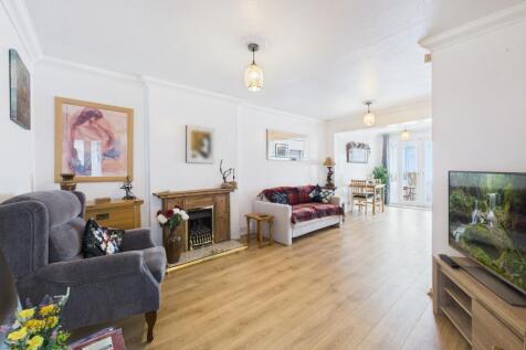 CAM05192G0-PR0156-STILL001