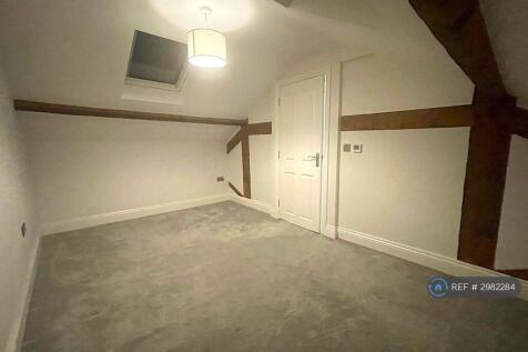 Upper Floor Bedroom [Unfurnished]