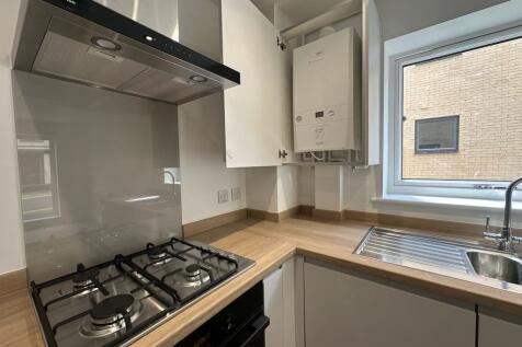 Farmstead Close, Luton, LU4 9JW photo 3