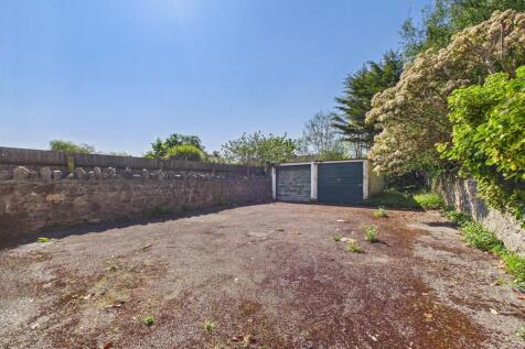 House arranged as 2 x flats for auction, Weston-su